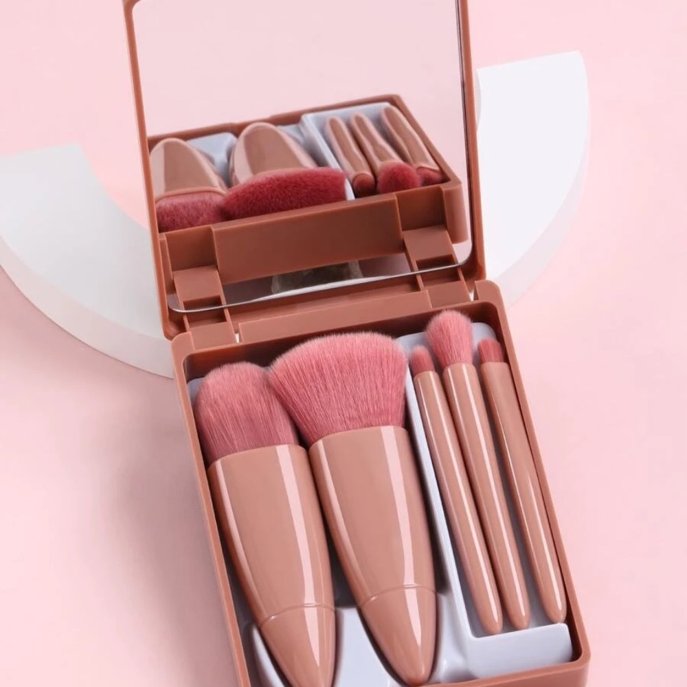 Travel Compact with Mirror and 5 piece brush set in Pink